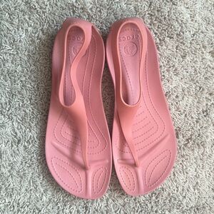 Crocks T-strap sandals blossom pink W9